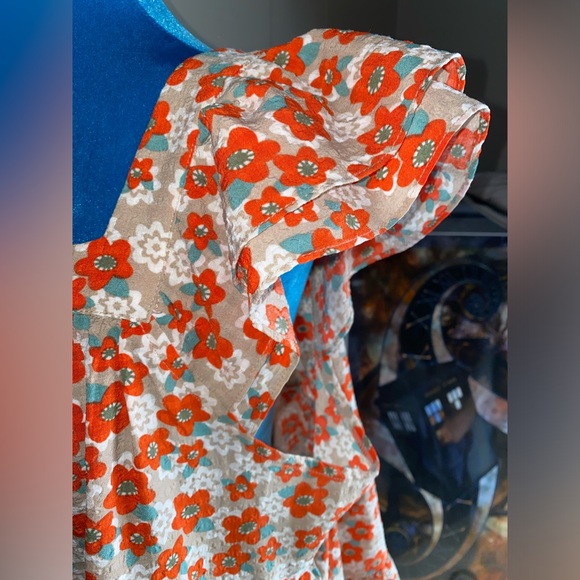 ENTRO square neck floral mini dress. - Picture 9 of 12